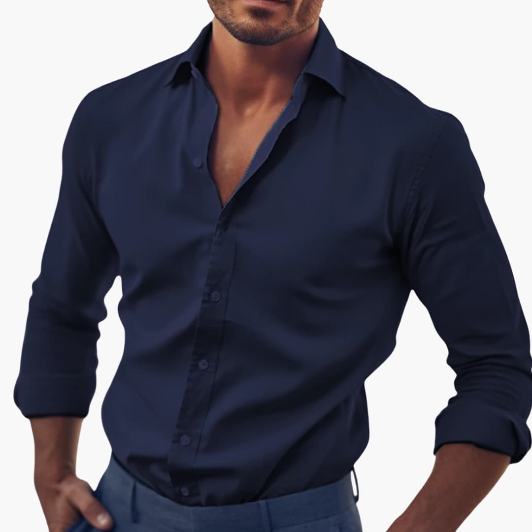 Classic-cut men's shirt with button closure