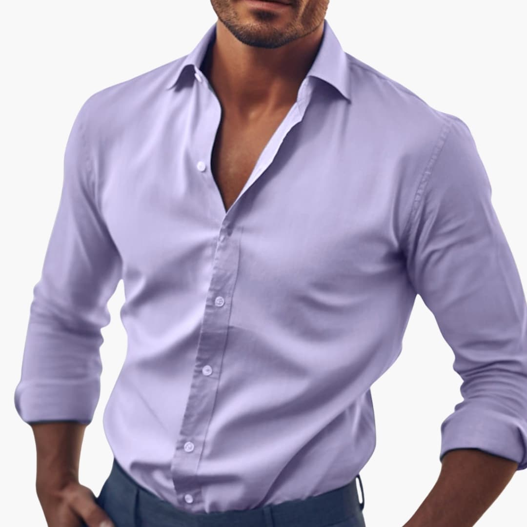 Classic-cut men's shirt with button closure