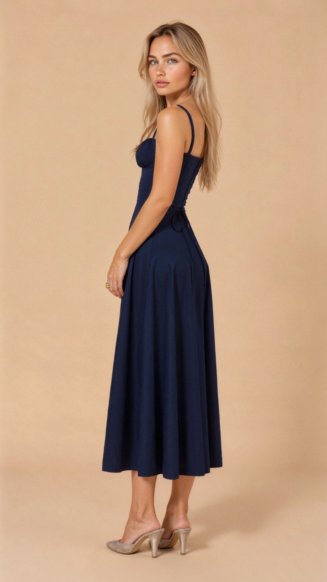 Vestido midi floral con tirantes para mujer