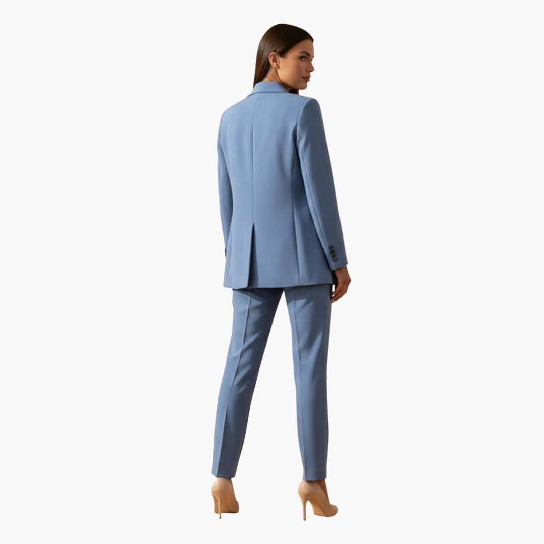 Conjunto feminino de blazer e calça com lapelas clássicas e modelagem ajustada