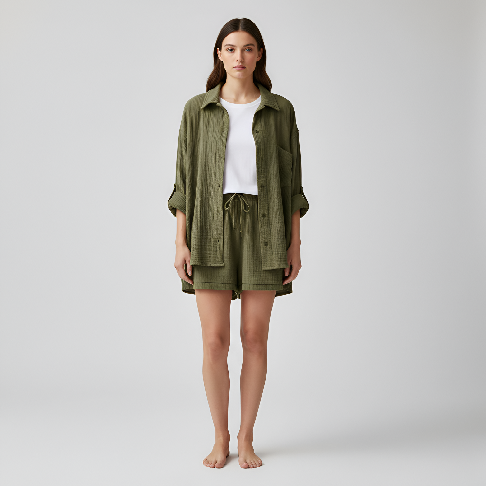 Women's set with shirt and shorts in lightweight cotton with elastic waistband