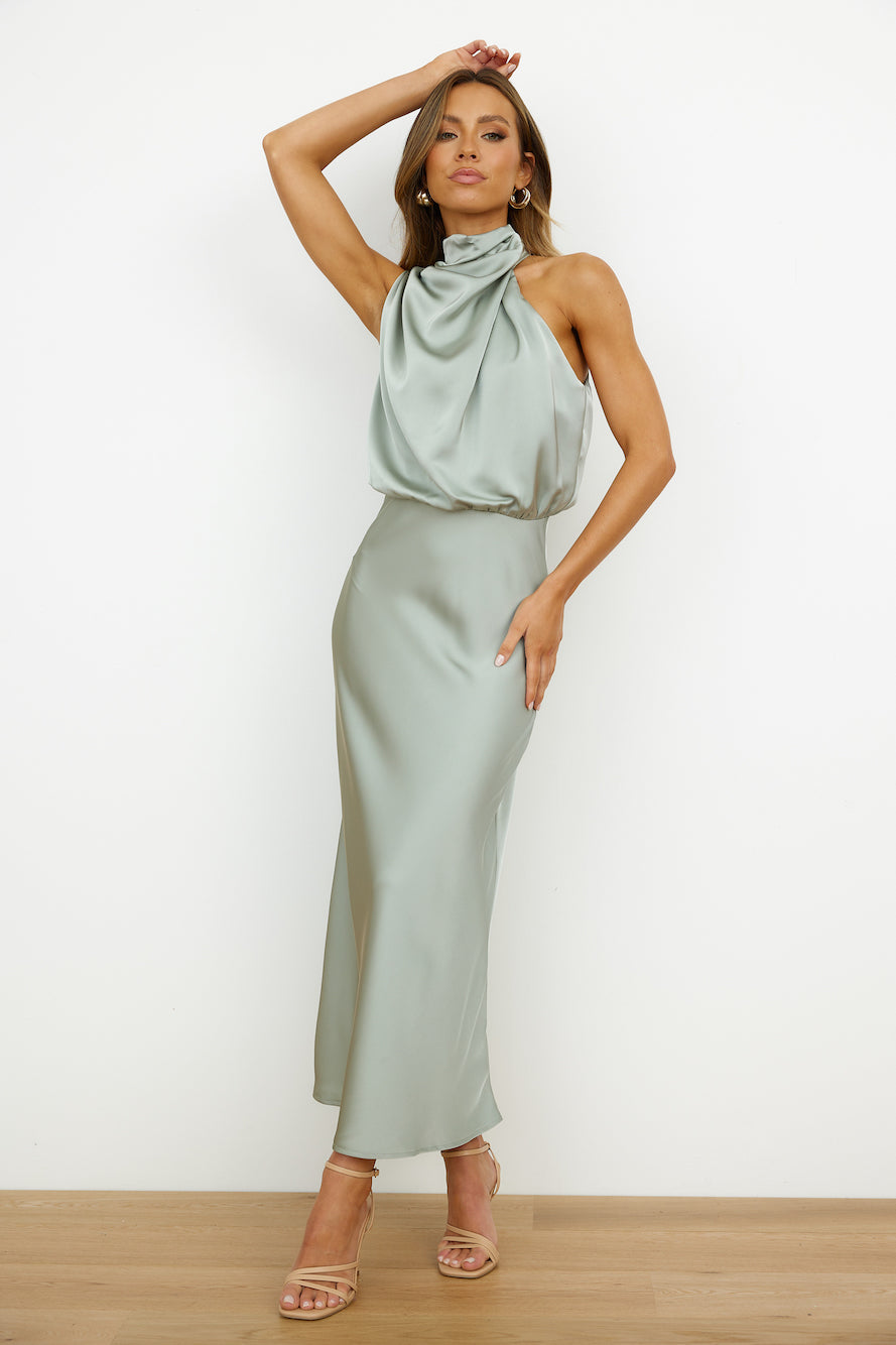 Vestito midi elegante con scollo asimmetrico