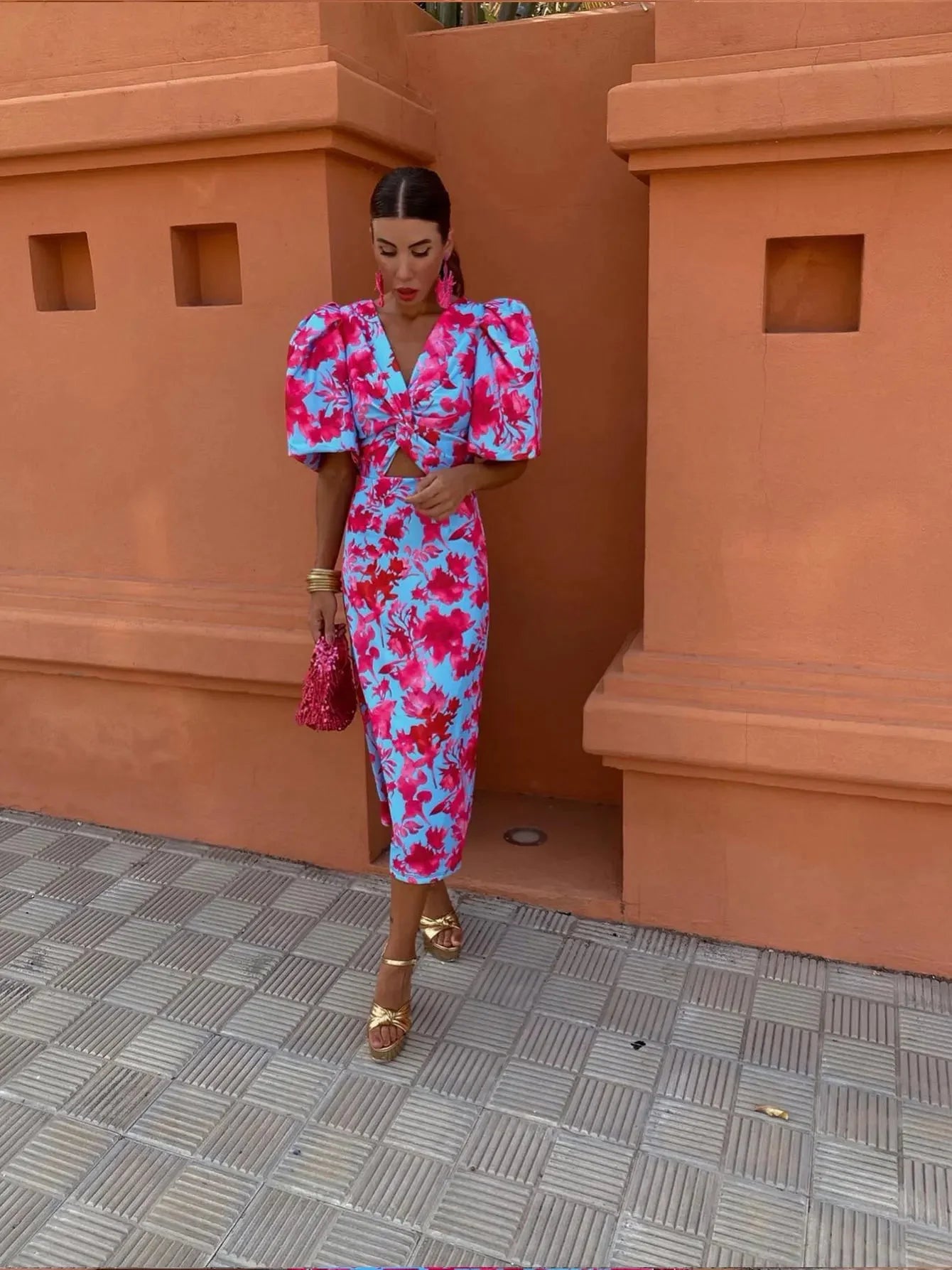 Women's Dress – Bold Design and Vibrant Colors for a Chic Summer Look