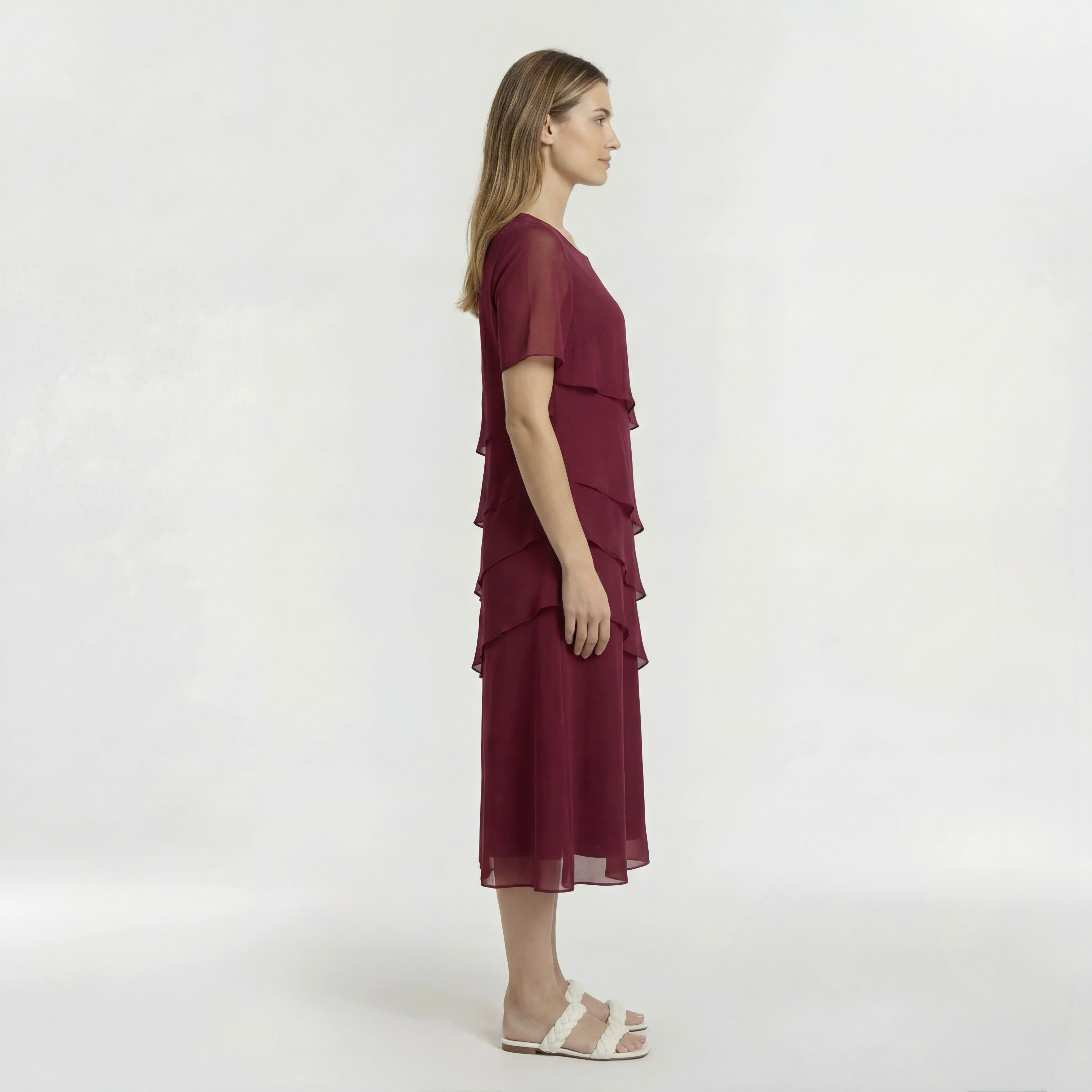 Women's short-sleeve midi dress with ruffles for everyday wear