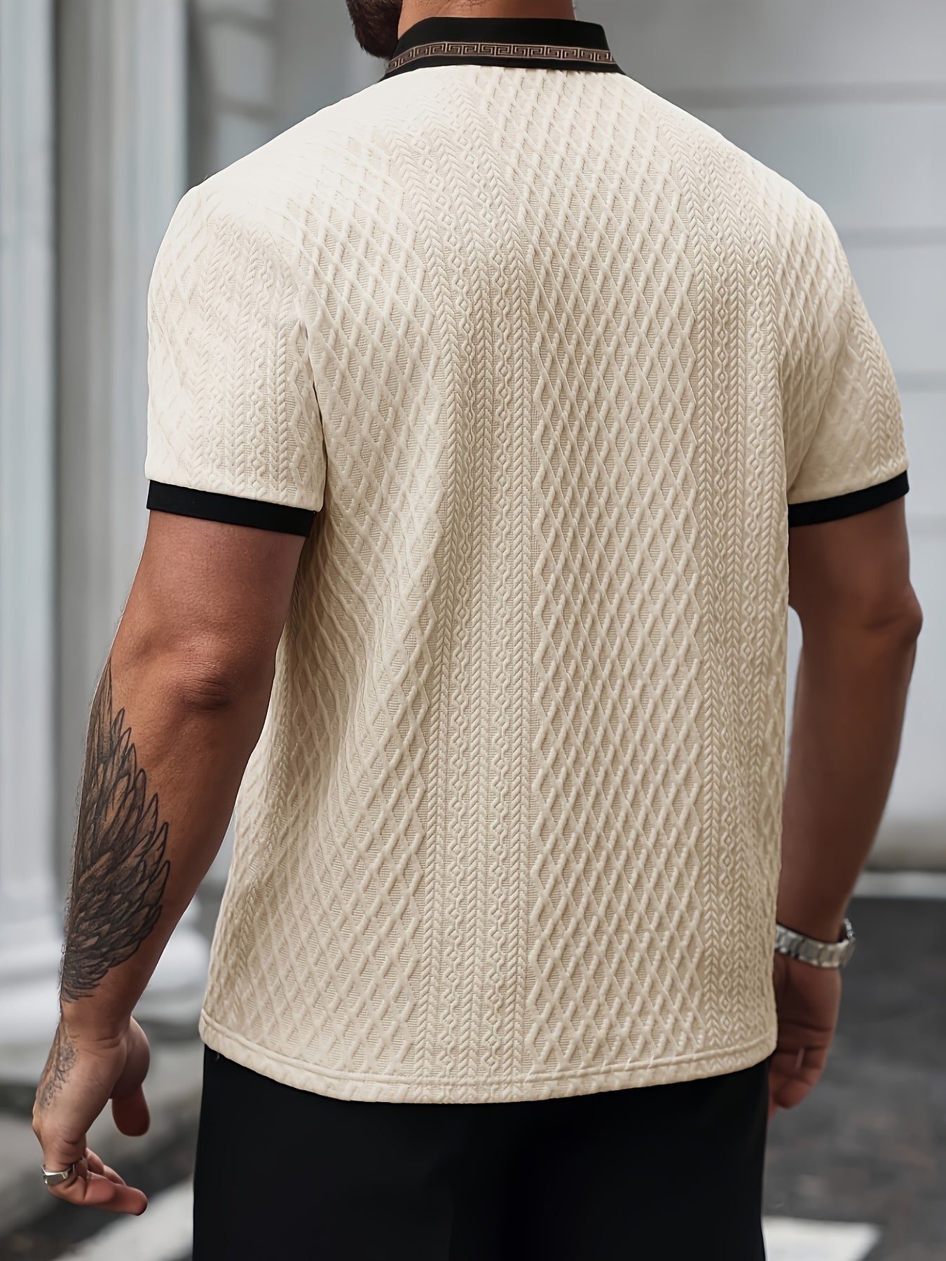 Férfi texturált rövid ujjú slim fit légáteresztő póló