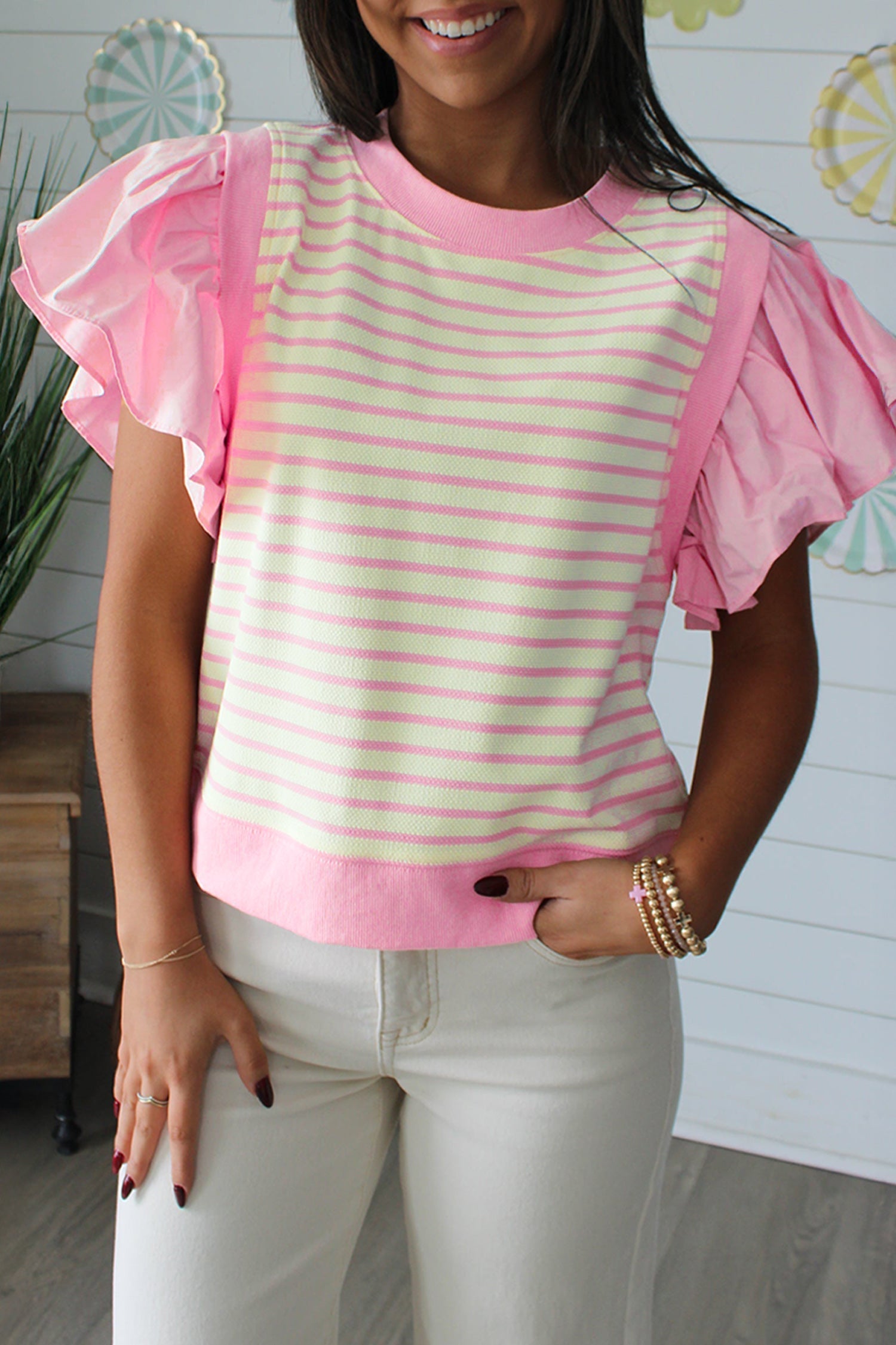 Blusa a Righe Rosa con Maniche Corte a Volant e Patchwork