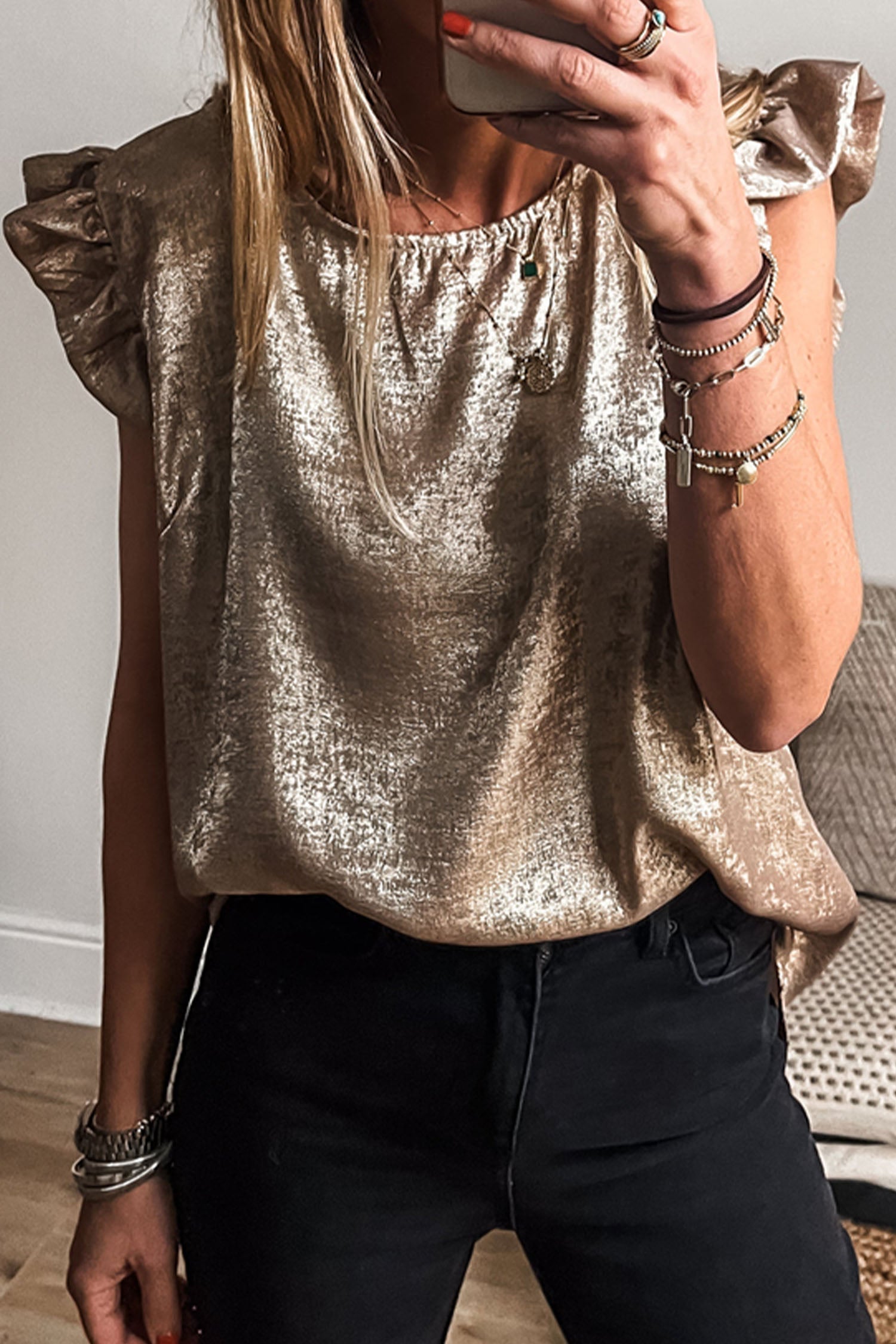 Top Smanicato Metallizzato Oro con Scollo Rotondo e Volant