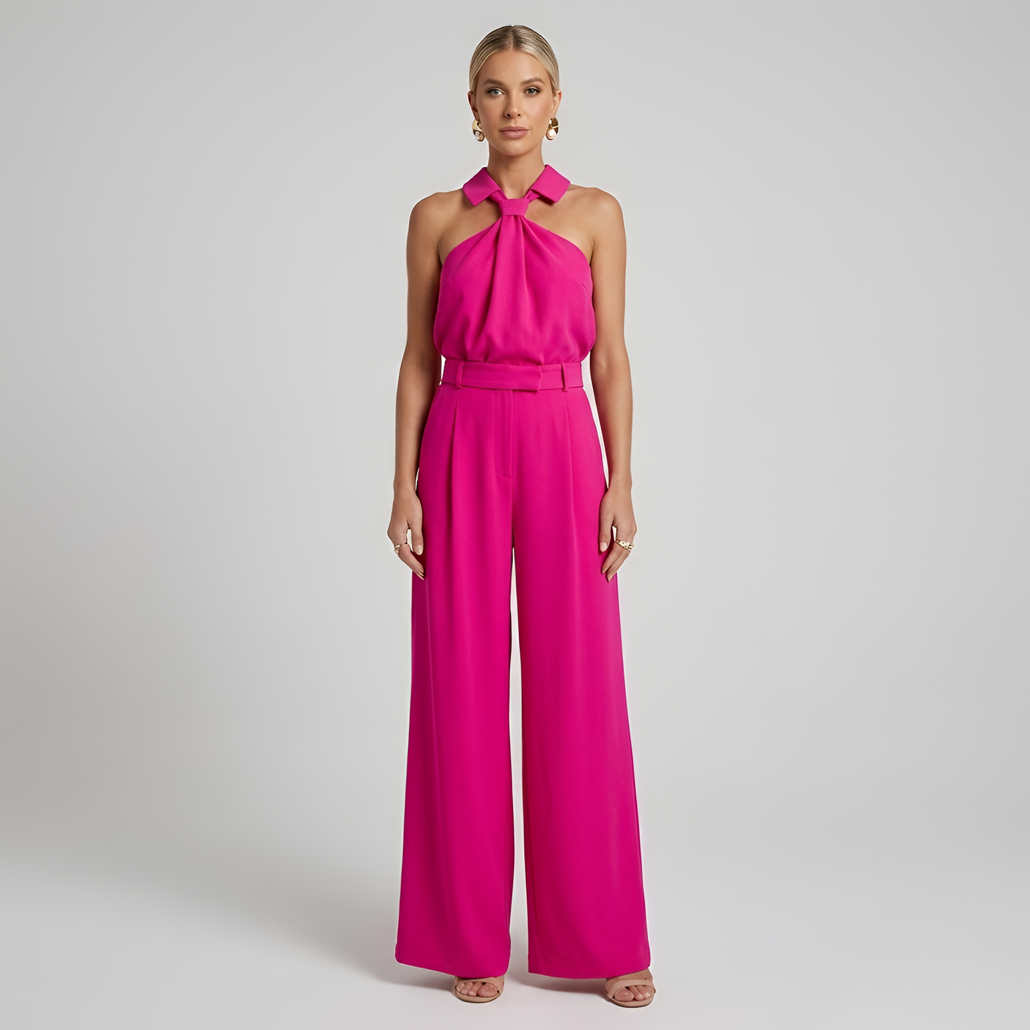 Mono de mujer con cuello americano y pantalones de pierna ancha