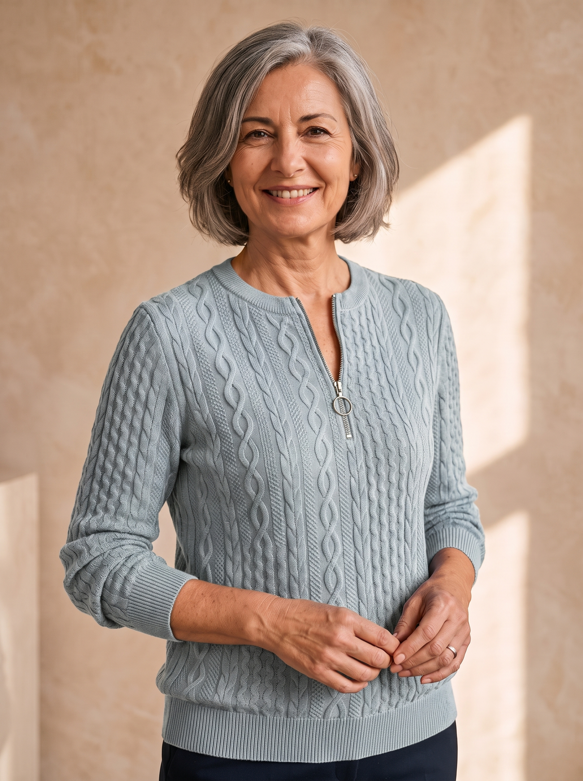 Maglia da Donna con Mezza Zip e Lavorazione a Trecce