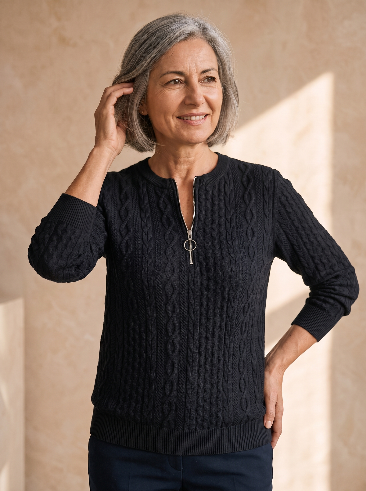Maglia da Donna con Mezza Zip e Lavorazione a Trecce