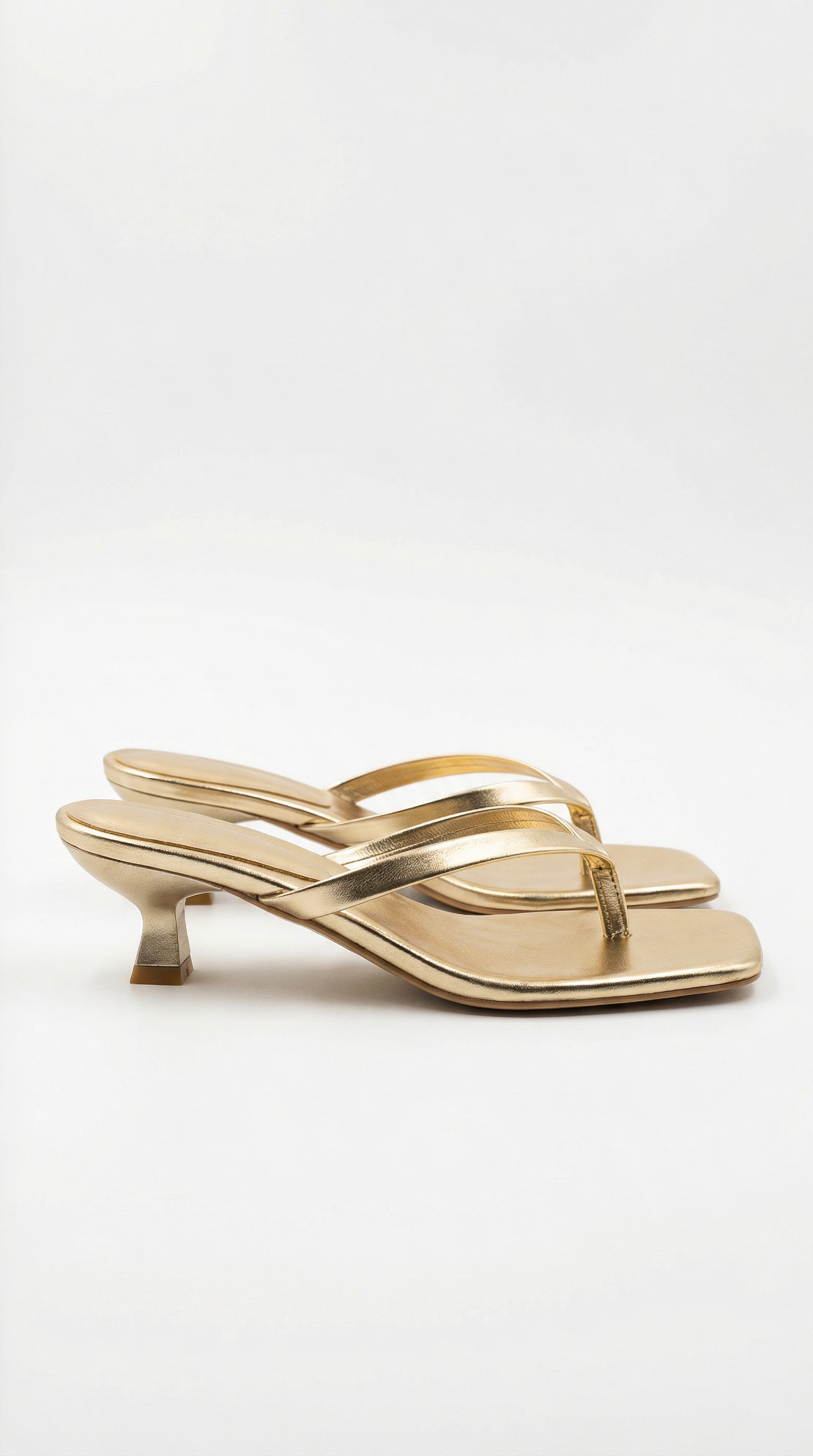 Jessica Zehentrenner-Sandalen mit Kitten-Heel
