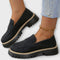 Női mokaszinok lánctalpas talppal és slip-on dizájnnal