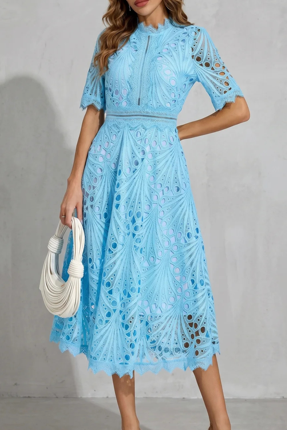 Abito Midi Elegante in Pizzo da Donna con Vita Definita