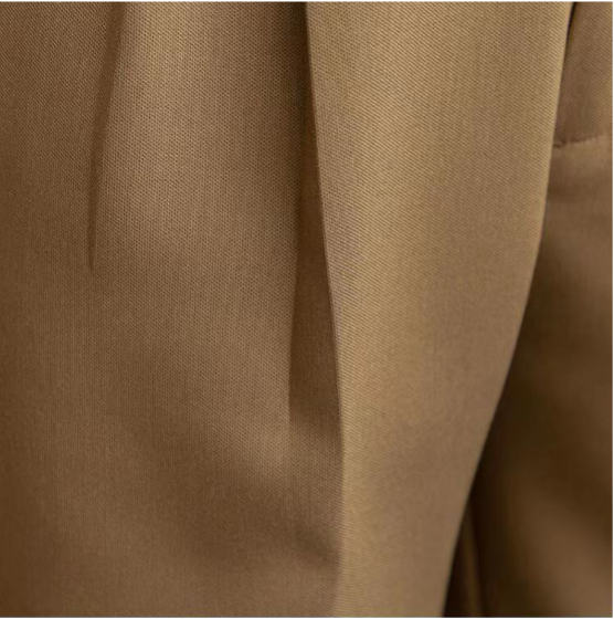 Elegant Men's Tailored Straight-Leg Pleated Trousers